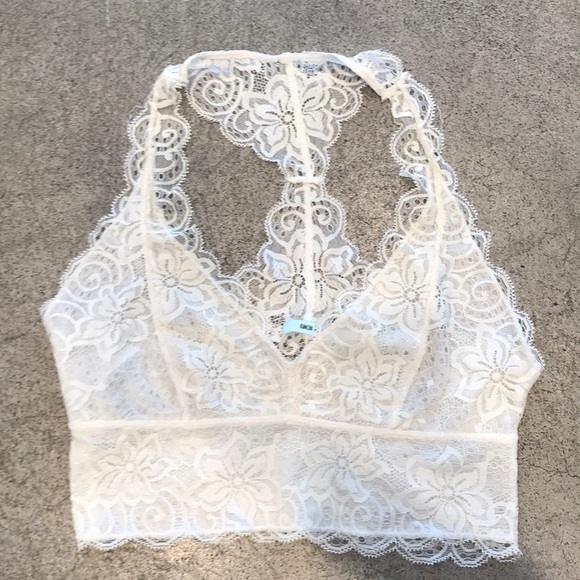 Kimchi Blue Other - Urban outfitters cream lace bra Kimchi Blue Small